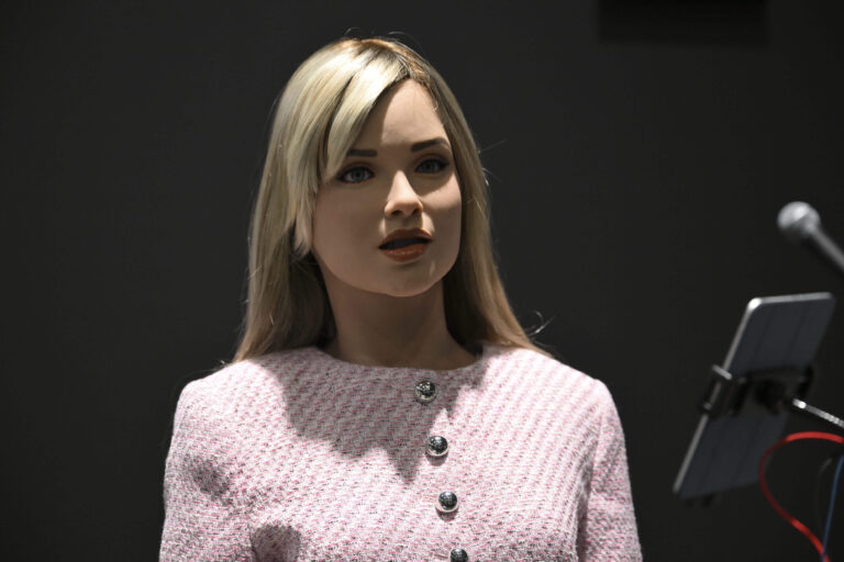 New York School District Introduces Robotic Humanoid Teaching Assistant
